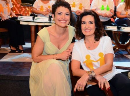 Fátima Bernardes posta foto rara com Sandra Annenberg e presta homenagem