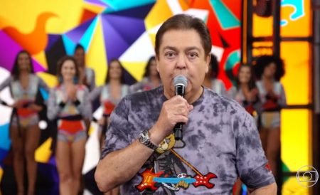 Faustão surpreende ao repetir camisa com ursinho e dá o que falar