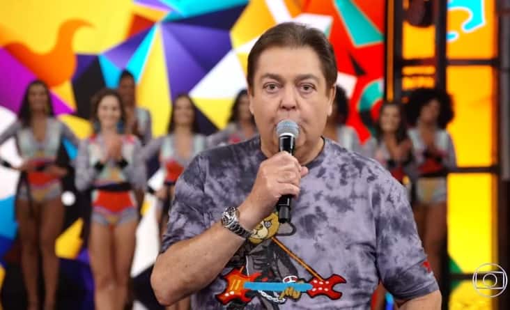 Faustão surpreende ao repetir camisa com ursinho e dá o que falar