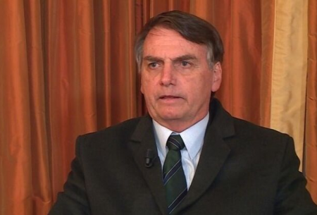 Amigão da Record, Jair Bolsonaro dá primeira entrevista pós-cirurgia ao “JR”