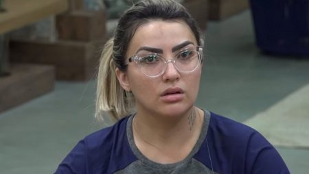 A Fazenda 2019: Thayse revela que Carlinhos Maia já esfregou partes íntimas nela