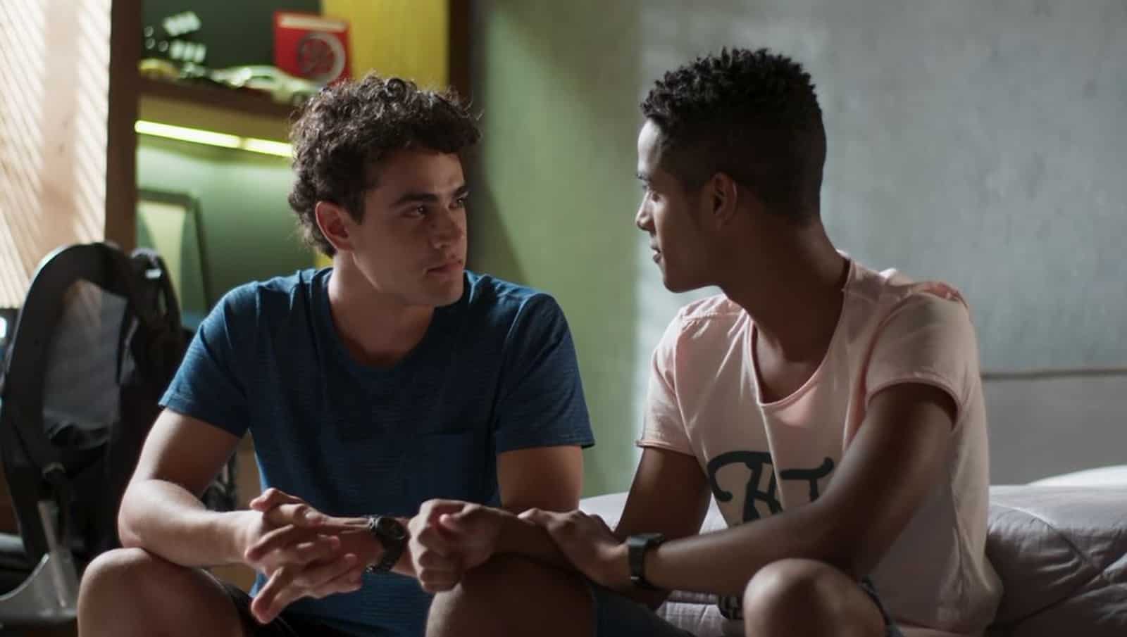 Equipe de “Malhação” teme veto da Globo em cena de beijo entre homens