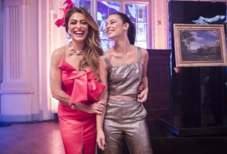 Após rumores de inimizade, Juliana Paes participa de festa para Paolla Oliveira