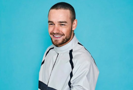 Liam Payne posa completamente nu e enlouquece a web