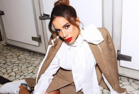 Anitta toma atitude surpreendente em vídeo com moradores de rua