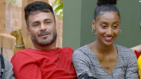 A Fazenda 2019: Rodrigo Phavanello elogia Sabrina Paiva e peões sugerem romance