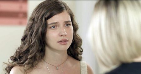 Malhação: Rita fica insegura com proposta de Lígia