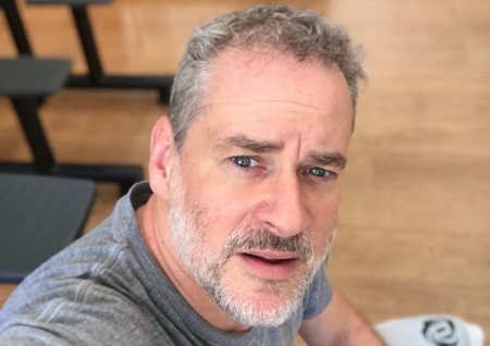 Dan Stulbach cria polêmica ao dizer que A Grande Família é melhor que Friends