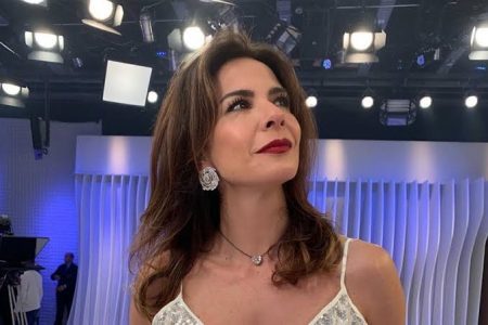 Luciana Gimenez compartilha foto mais jovem e recebe elogios