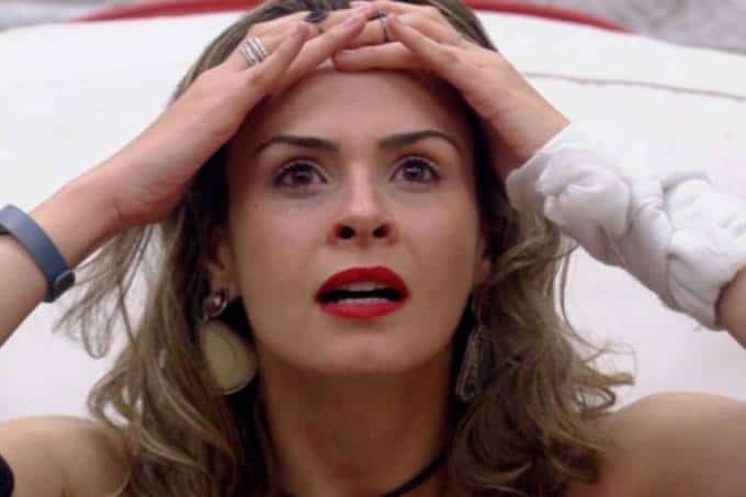 Ana Paula Renault ironiza direção do BBB 2020 e manda indireta para Globo