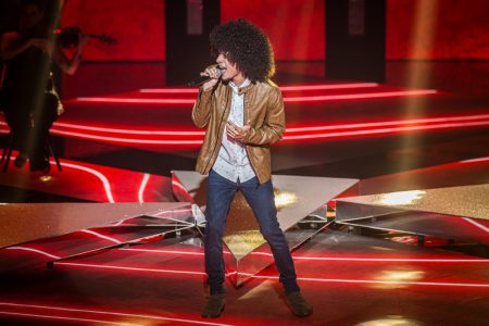 Derrotado no The Voice, candidato fecha com gravadora e Ivete “impõe” cláusula