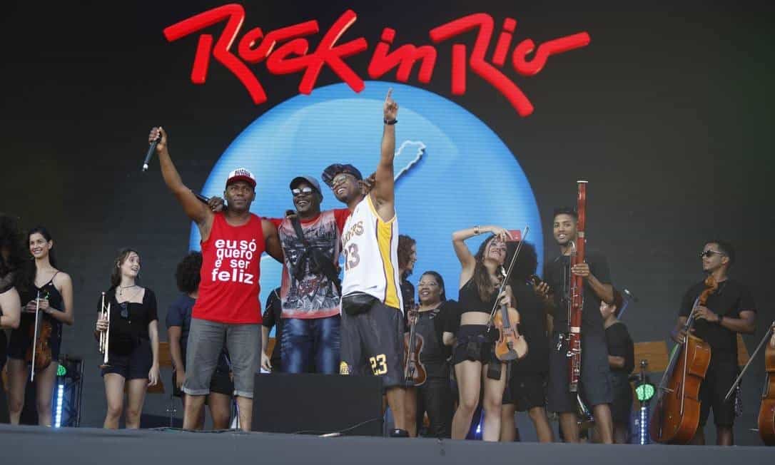 Repórter chora ao vivo após apresentação de funk no Rock in Rio