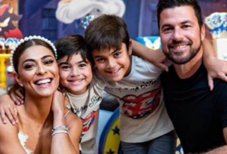 Juliana Paes compartilha bagunça ao lado de filhos e marido