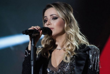 Sandy passa mal antes de show e emociona fãs ao cantar debilitada