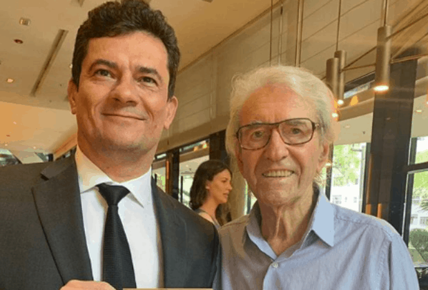 Juca de Oliveira convida Sergio Moro para peça de teatro