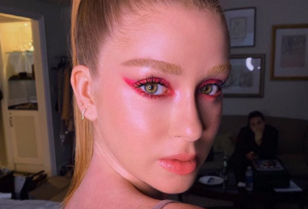 Marina Ruy Barbosa chama atenção com look de Carnaval e rebate críticas