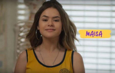 Maisa fala sobre interpretar personagem fútil e beijaço coletivo em filme