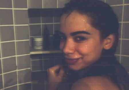 Número do WhatsApp de Anitta é divulgado e fãs começam a ligar