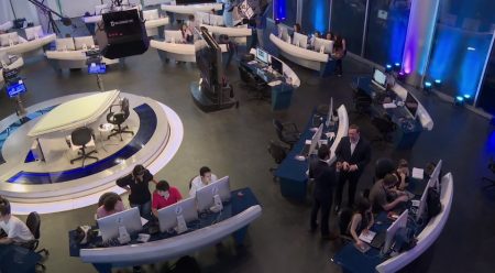 RedeTV! anuncia corte de horas extras e causa revolta
