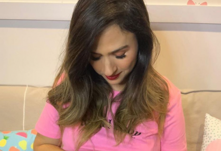 Tatá Werneck “exige” teste de maternidade após nova foto da filha