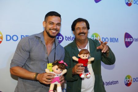 Carlinhos Aguiar dedica CD de Xuxa a Mara Maravilha; Caíque fala de Nadja Pessoa