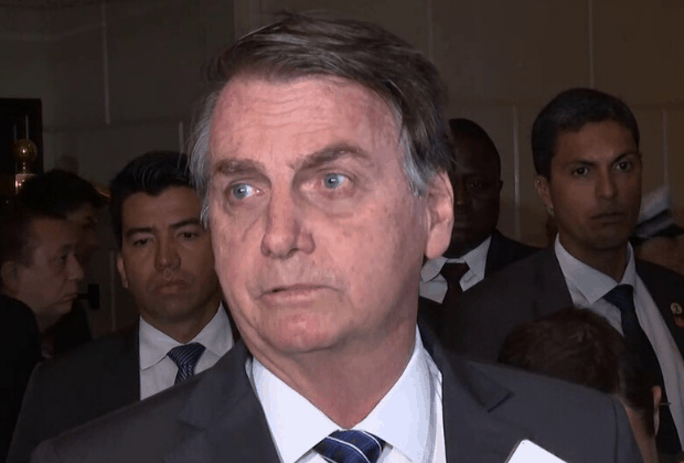 Bolsonaro diz que a Globo quer criar intriga no casamento dele