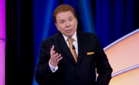 Após ser acusado de racismo, cena de Silvio Santos com mulher da plateia repercute