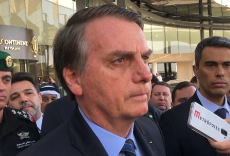 Bolsonaro volta a atacar a Globo e diz que canal parou de “mamar nas tetas”
