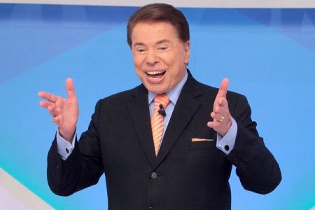 Recuperado da forte gripe, Silvio Santos surge sorridente no salão do Jassa