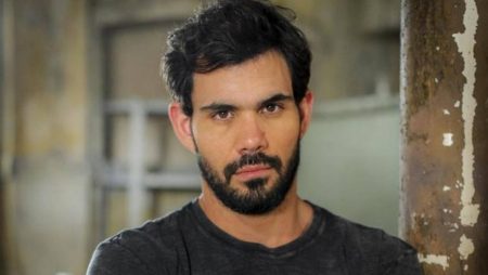 Juliano Cazarré causa polêmica ao defender masculinidade em post