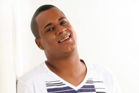 Após internação, Xexéu, ex-Timbalada, comemora um mês de tratamento