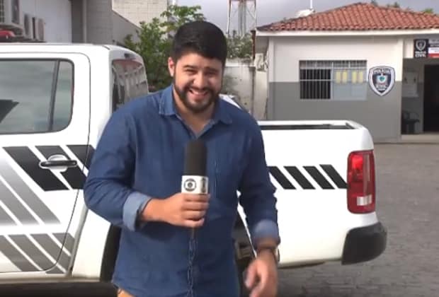 Repórter da Globo é interrompido por “invasor” inusitado em matéria