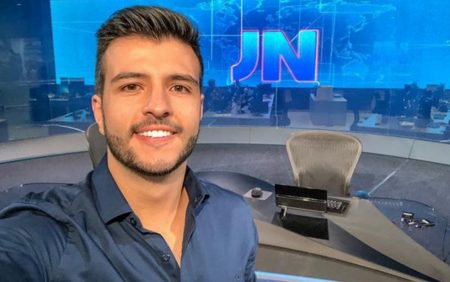 Matheus Ribeiro leva namorado para a bancada do JN antes da estreia