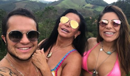 Andressa Ferreira, esposa de Thammy Miranda, curte passeio com Gretchen