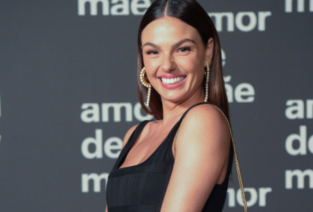 Isis Valverde comemora retorno à TV em Amor de Mãe