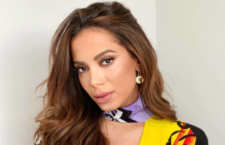 Anitta posa sexy durante viagem às Maldivas e deixa fãs atiçados