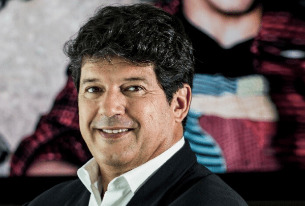Em meio à reestruturação na Globo, chefão da Globosat deixa cargo