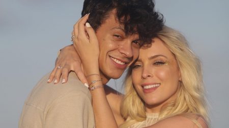Julio Cocielo se emociona ao descobrir sexo do bebê com Tata Estaniecki