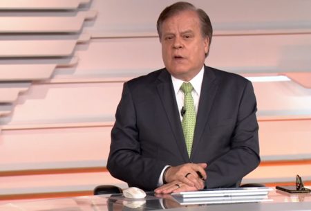 Chico Pinheiro quebra protocolo e comenta sobre Bolsonaro em telejornal