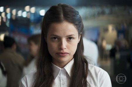 Agatha Moreira “mata” Josiane na vida real após A Dona do Pedaço