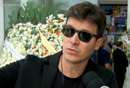 Rodrigo Faro erra local de velório e chora por defunto desconhecido