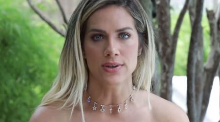 Giovanna Ewbank aparece em clique antigo ao lado de Titi e se declara