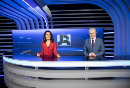 Em novo horário, Jornal da Record dobra audiência e faz Topíssima bombar