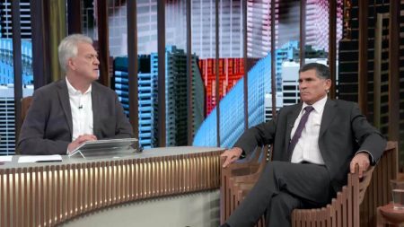 General Santos Cruz dá aula de mídia na Globo