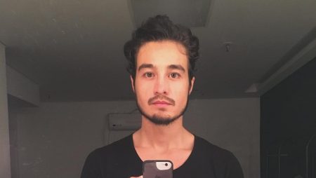 Tiago Iorc posa no maior estilo mauricinho e web não perdoa