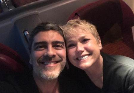 Junno Andrade recebe chamego de Xuxa em foto tirada por Sasha
