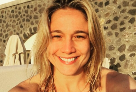 Fernanda Gentil mostra barriga sarada e encanta fãs