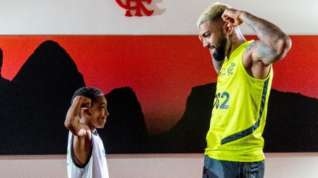 Craque do Flamengo, Gabigol estrela especial de Natal da Globo
