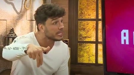 Lucas Viana toma atitude drástica após deixar de ser seguido por Hariany