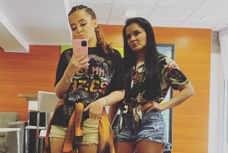 Maiara e Maraisa tomam atitude e fazem aeroporto parar em Curitiba
